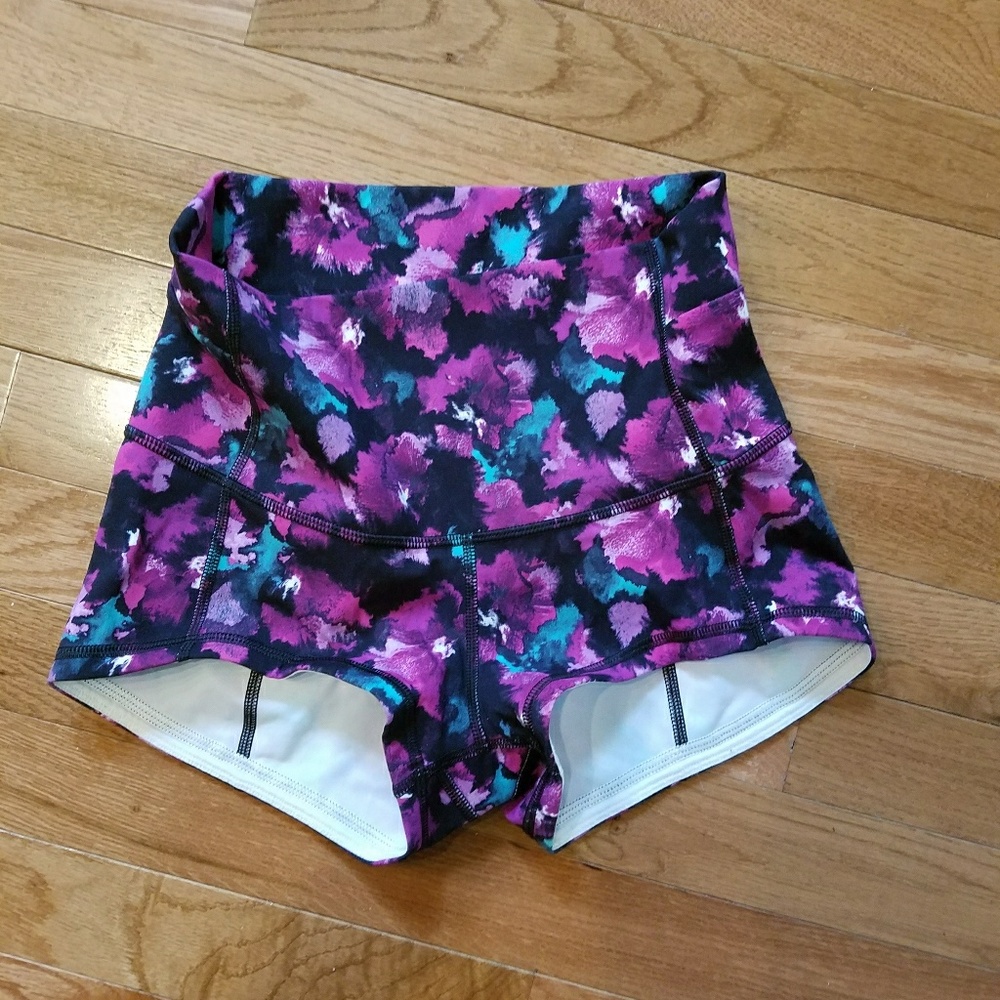 Lululemon Wunder Under shorts